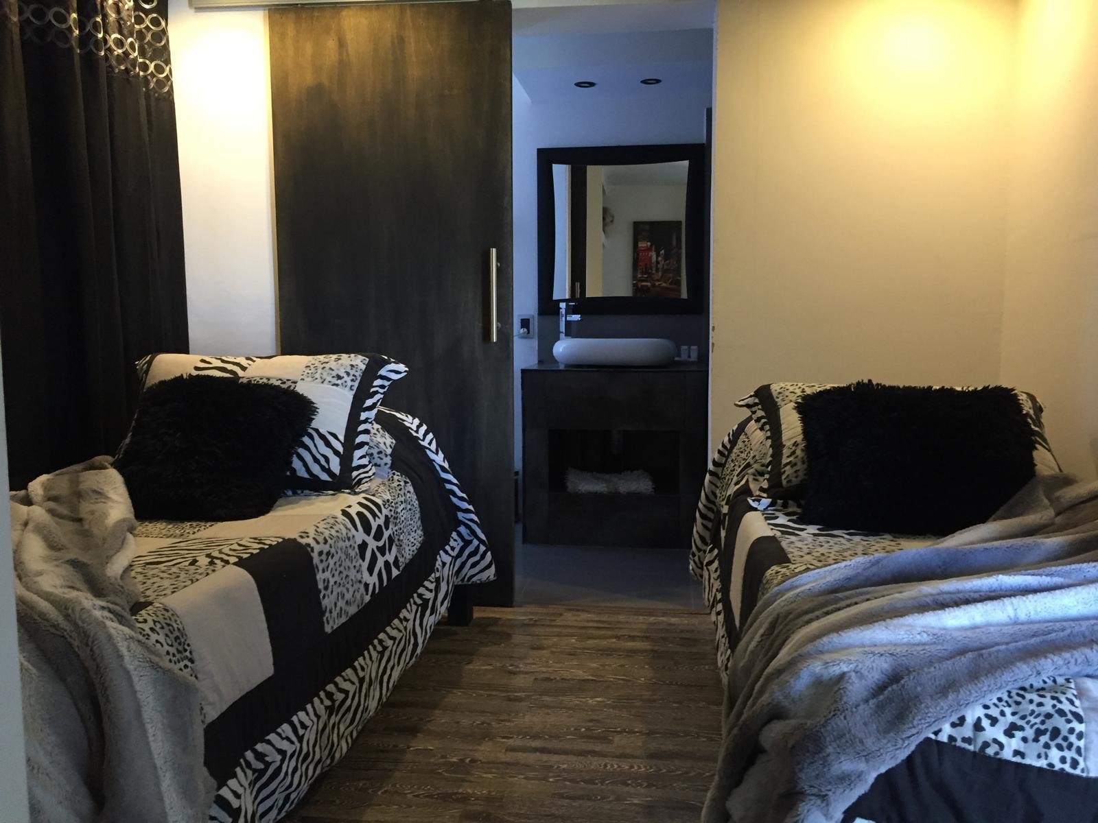 Habitación dos camas separadas vista 2